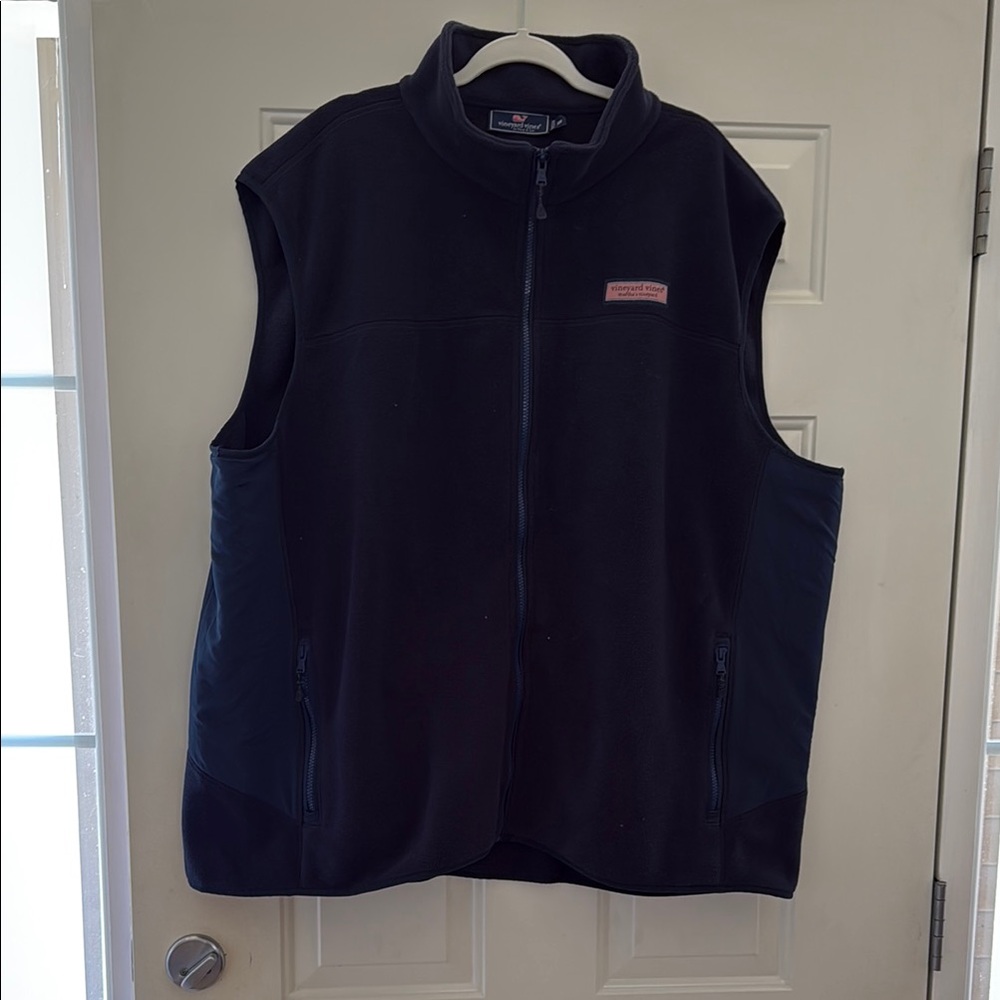 Vineyard Vines Black Vest Classic Sleeveless Design